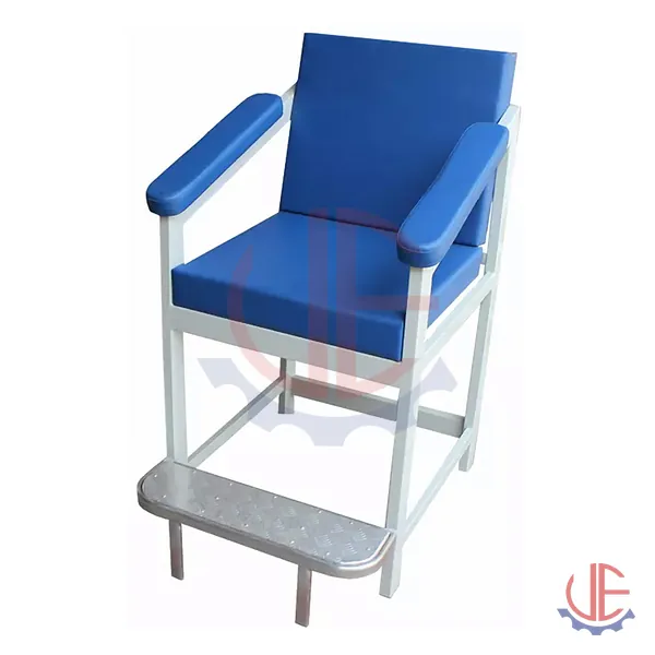 Phlebotomy / sample collection chair